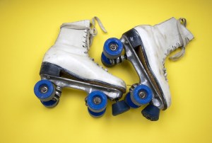 ROLLER SKATES 4 WHEELS
